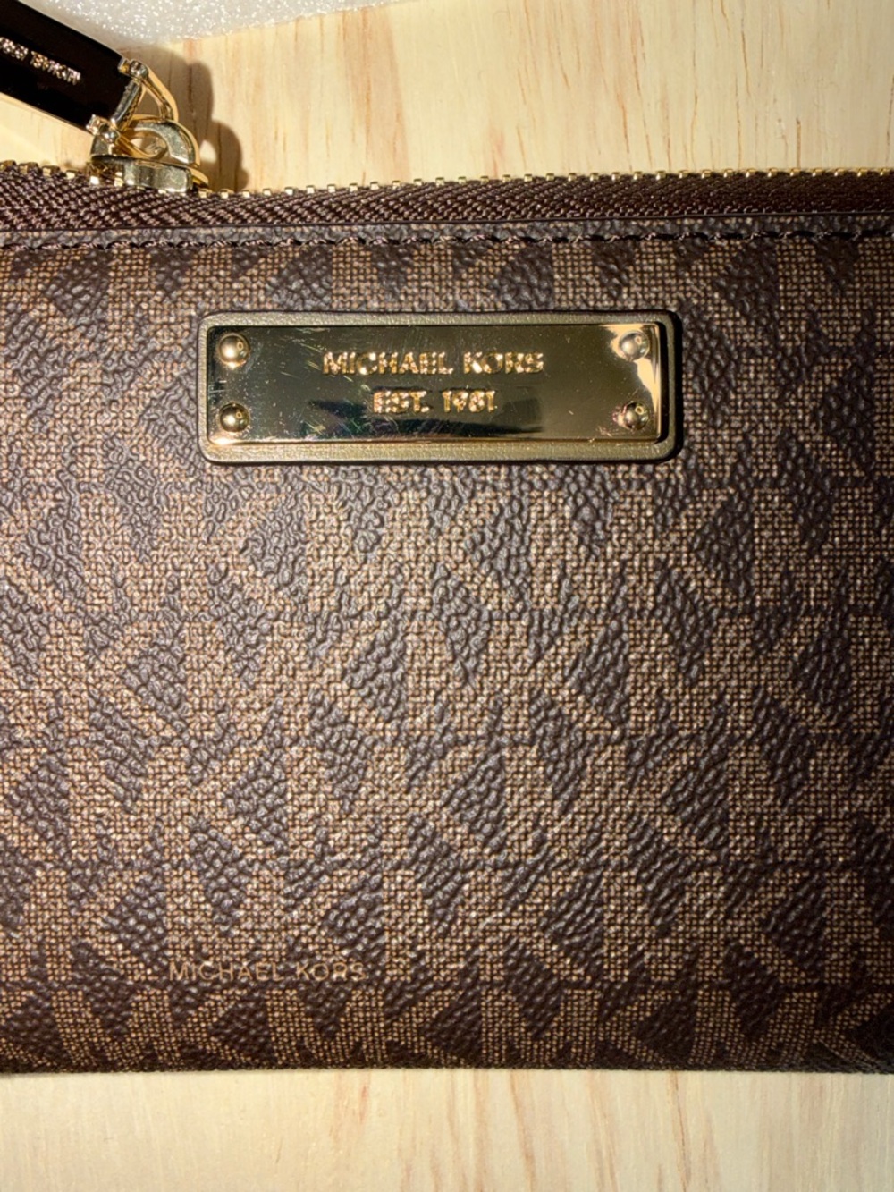NWT Michael Kors Olive Brown Large Flat Phone Wristlet - Picture 3 of 6